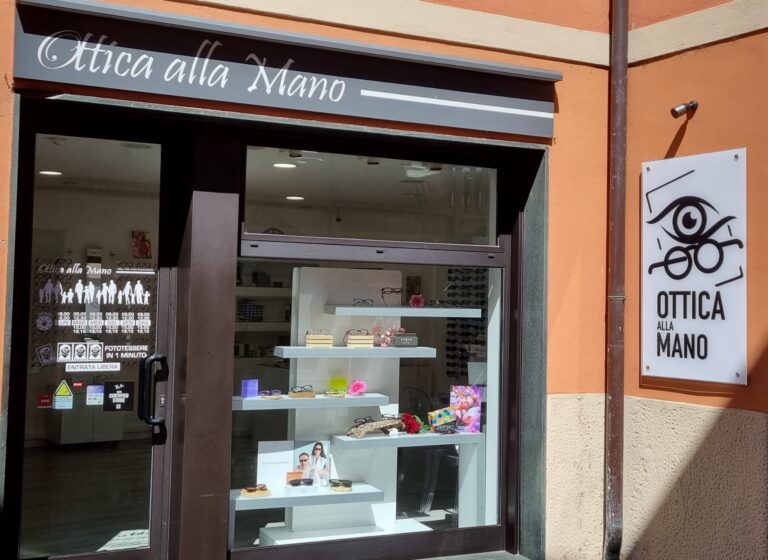 OTTICA ALLA MANO
